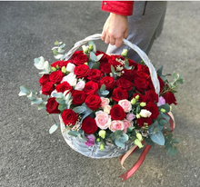 Large basket of roses - K-BLOOMING FLOWERS